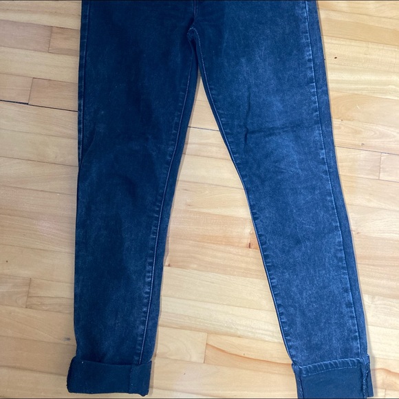 Levi’s mid rise skinny - Picture 2 of 5